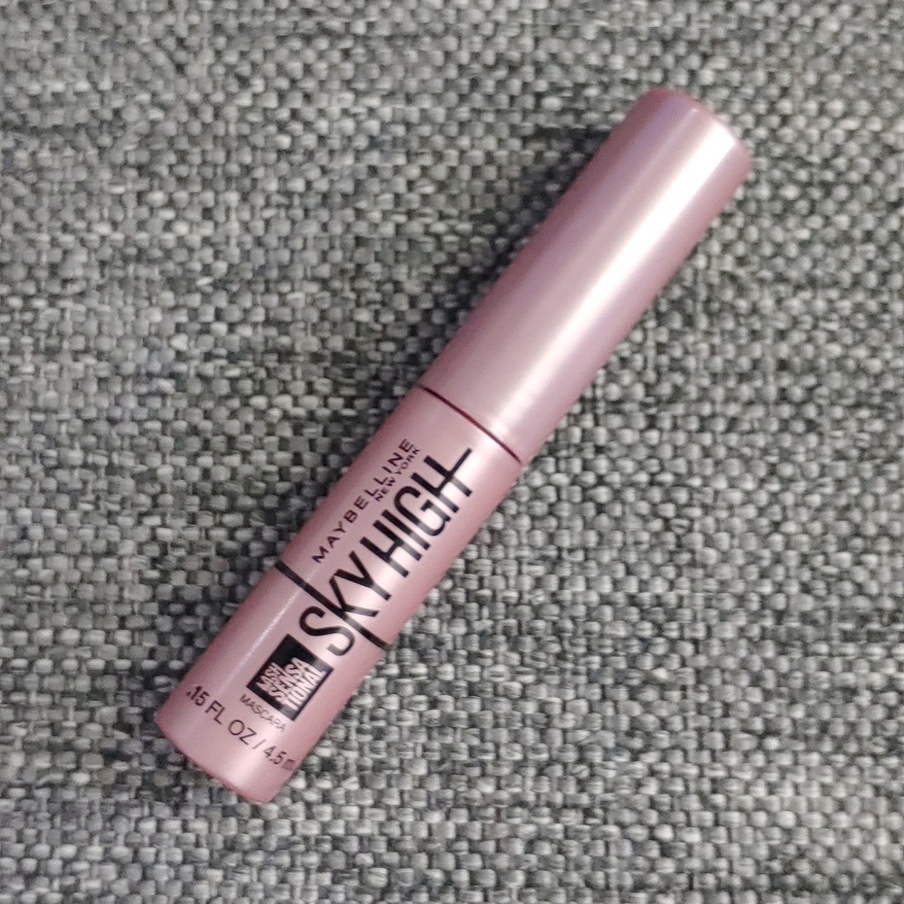 Maybelline New York Lash Sensational Sky High Mascara Very Black Mini Size NWT - Picture 1 of 4